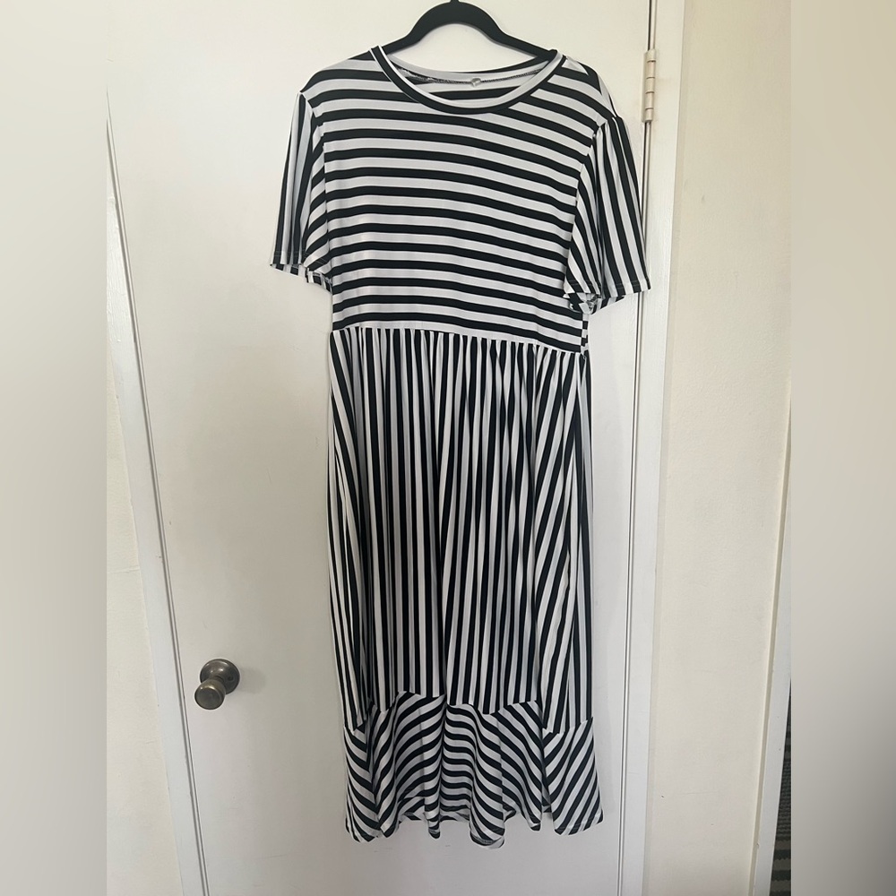 SHEIN Black and White Striped Midi Dress
